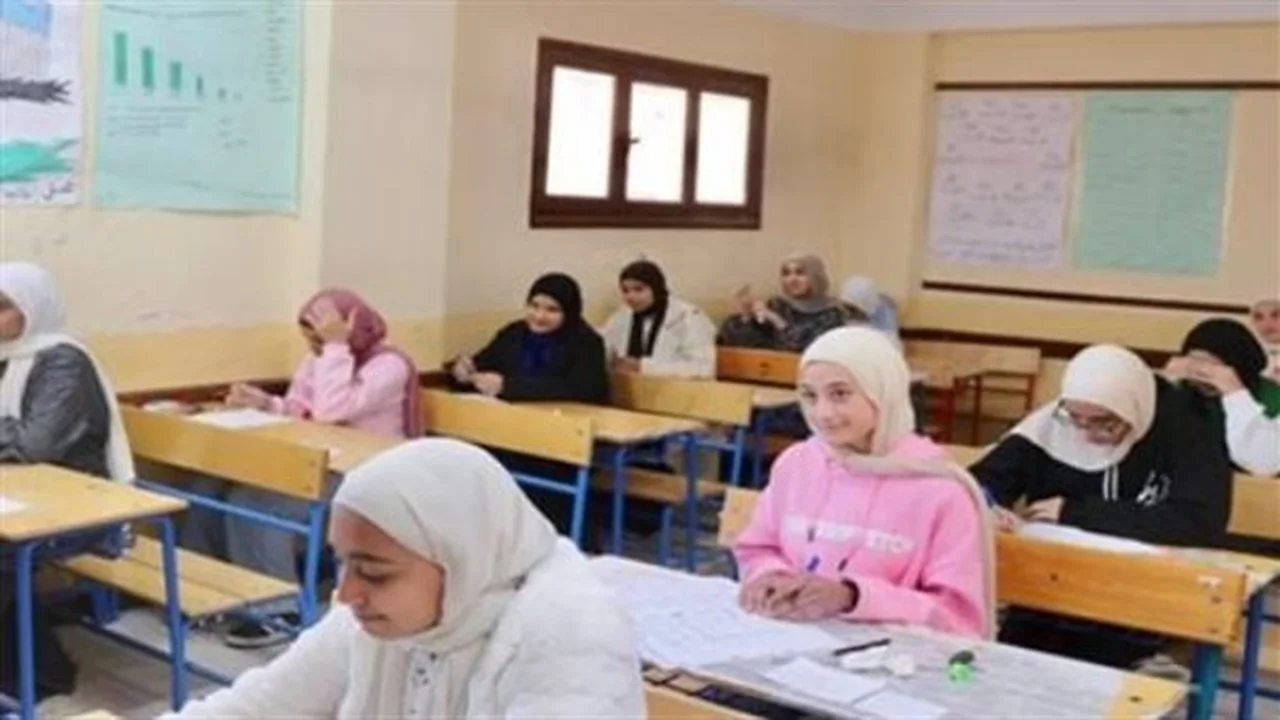 مواصفات جديدة.. تفاصيل الورقة الامتحانية للشهادة الإعدادية